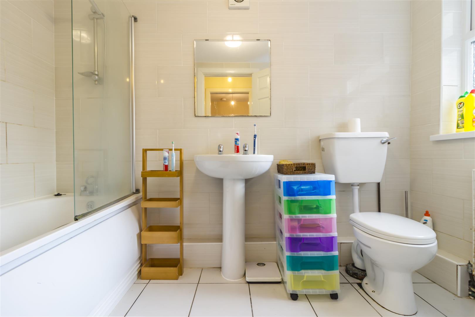Room Queen Street in Pontypridd