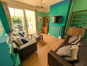 Room Dudden Hill Lane in Greater London