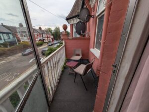 Room Dudden Hill Lane in Greater London