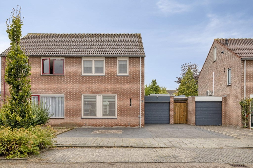 Huis Graaf van Vlaanderenstraat 7 in Philippine