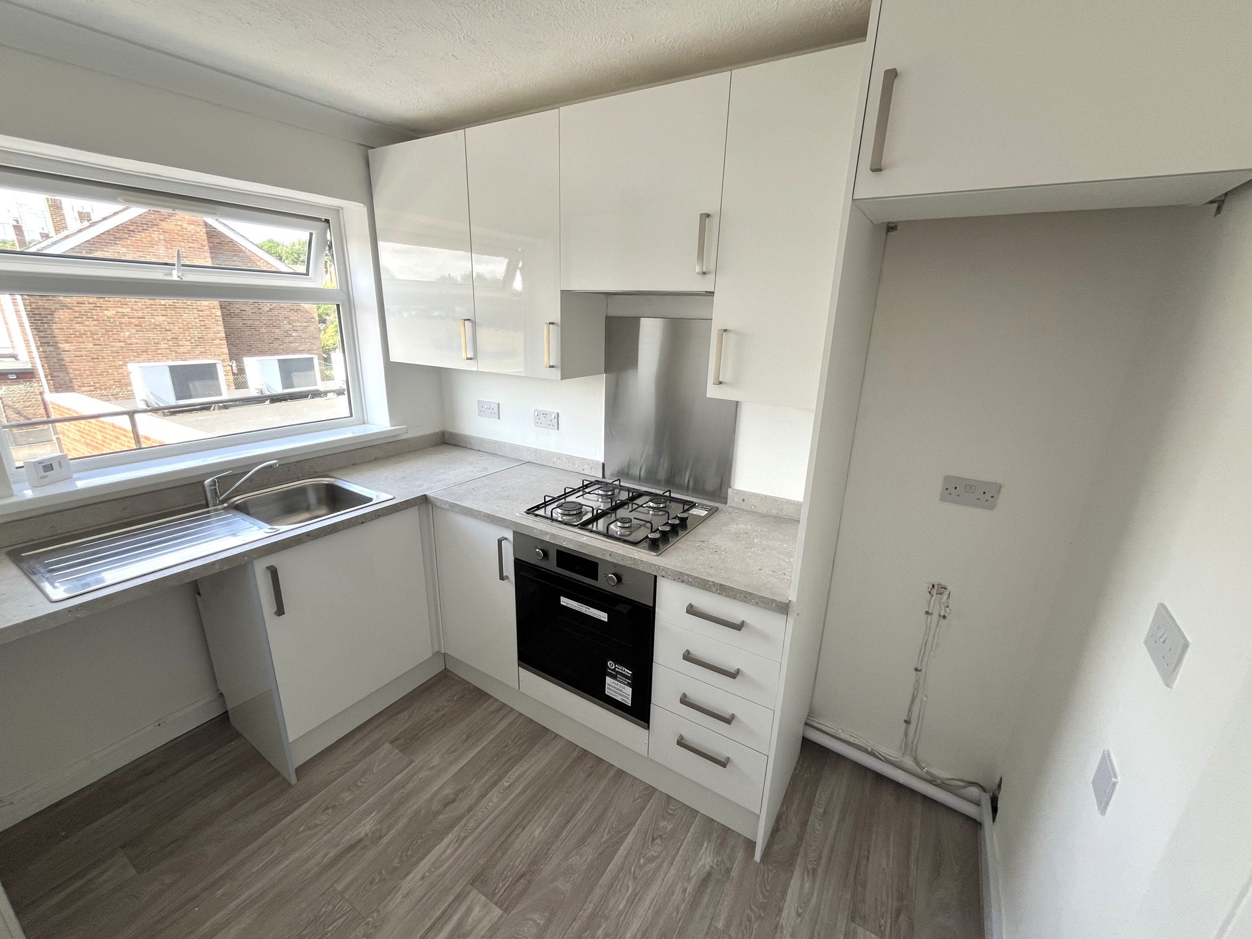 Flat Manor Road in Greater London