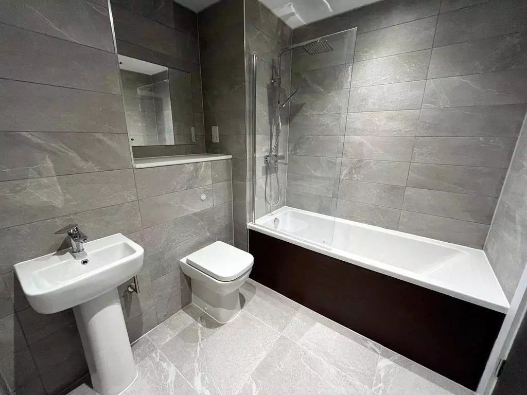 Room Trinity Way in Salford