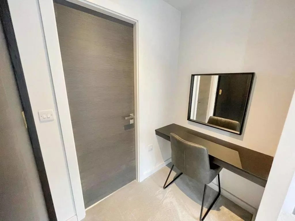 Room Trinity Way in Salford