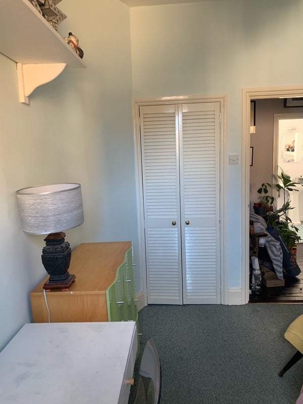Room Esmond Road in Greater London