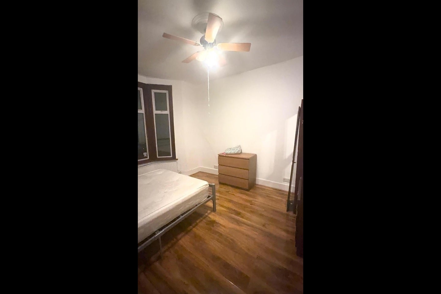 Room Calderon Road in Greater London