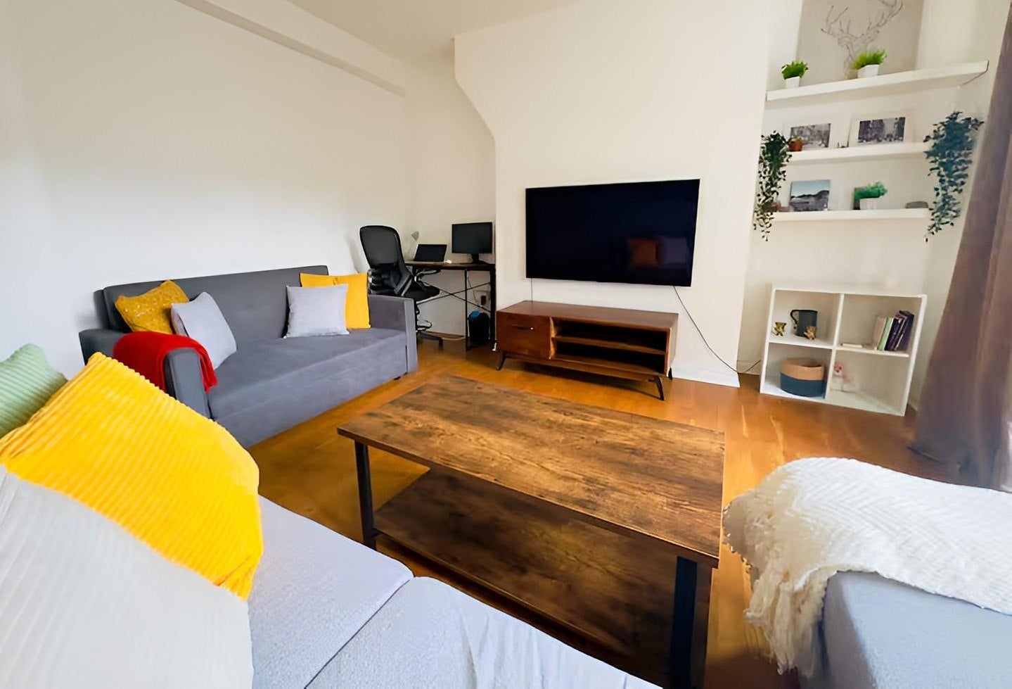 Flat Wimbourne Street in Greater London