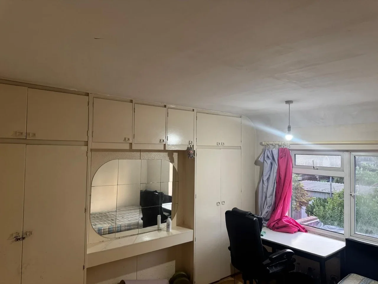 Room Long Drive in Greater London