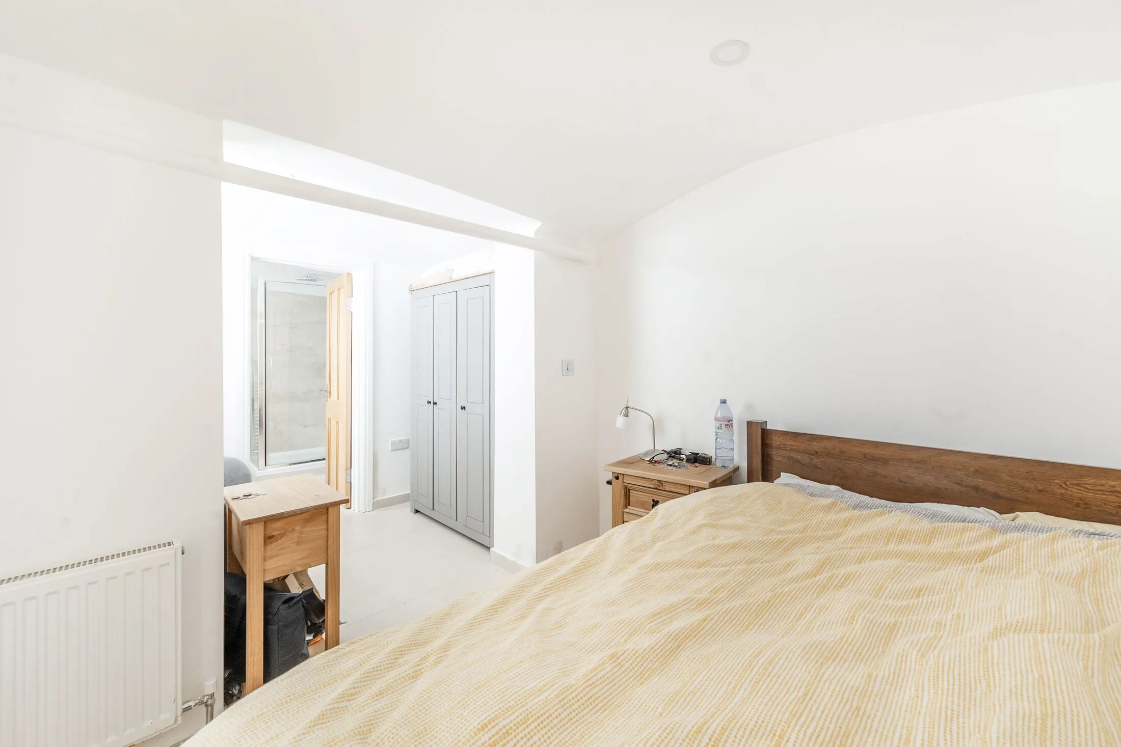 Flat Courtfield Gardens in Greater London