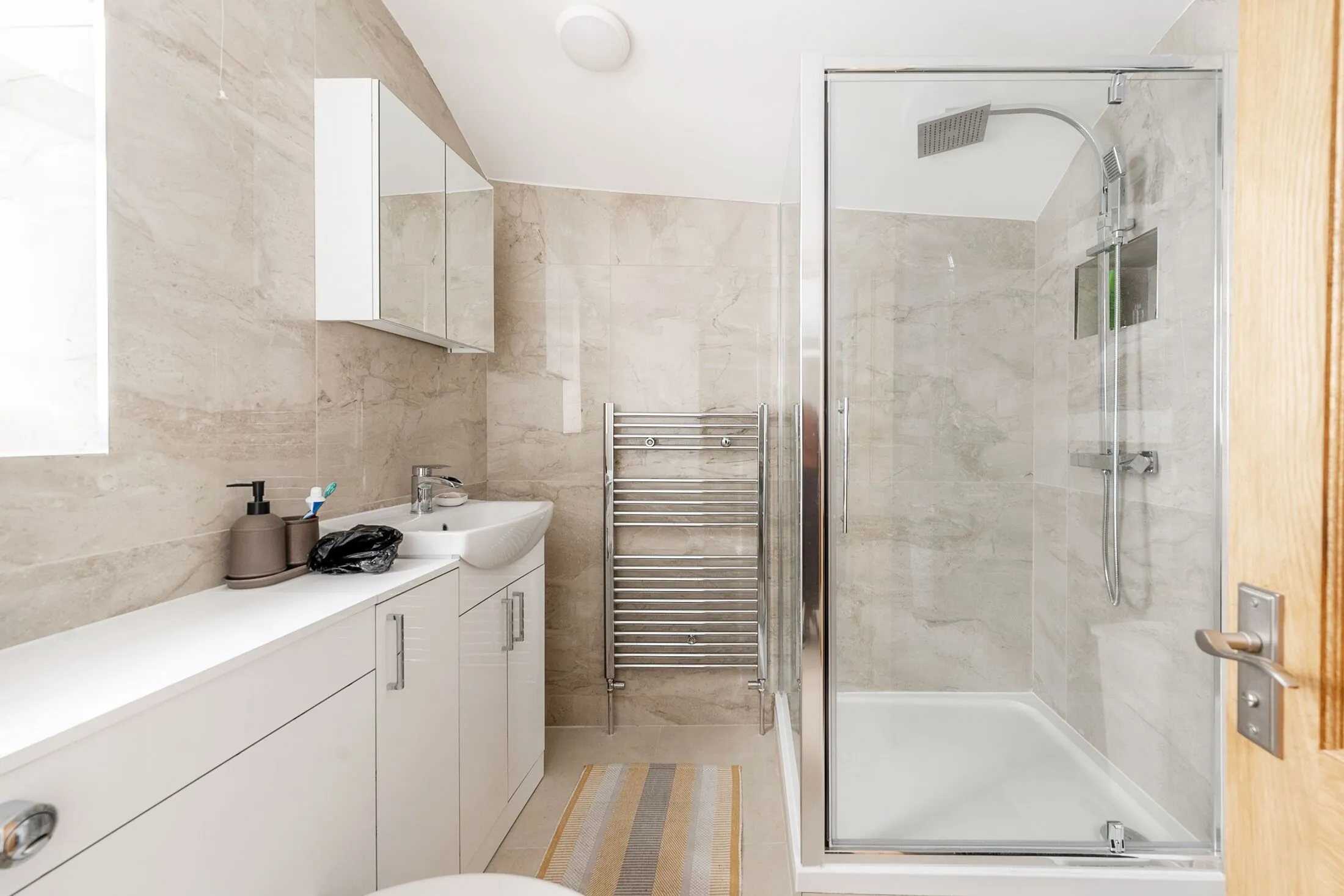 Flat Courtfield Gardens in Greater London