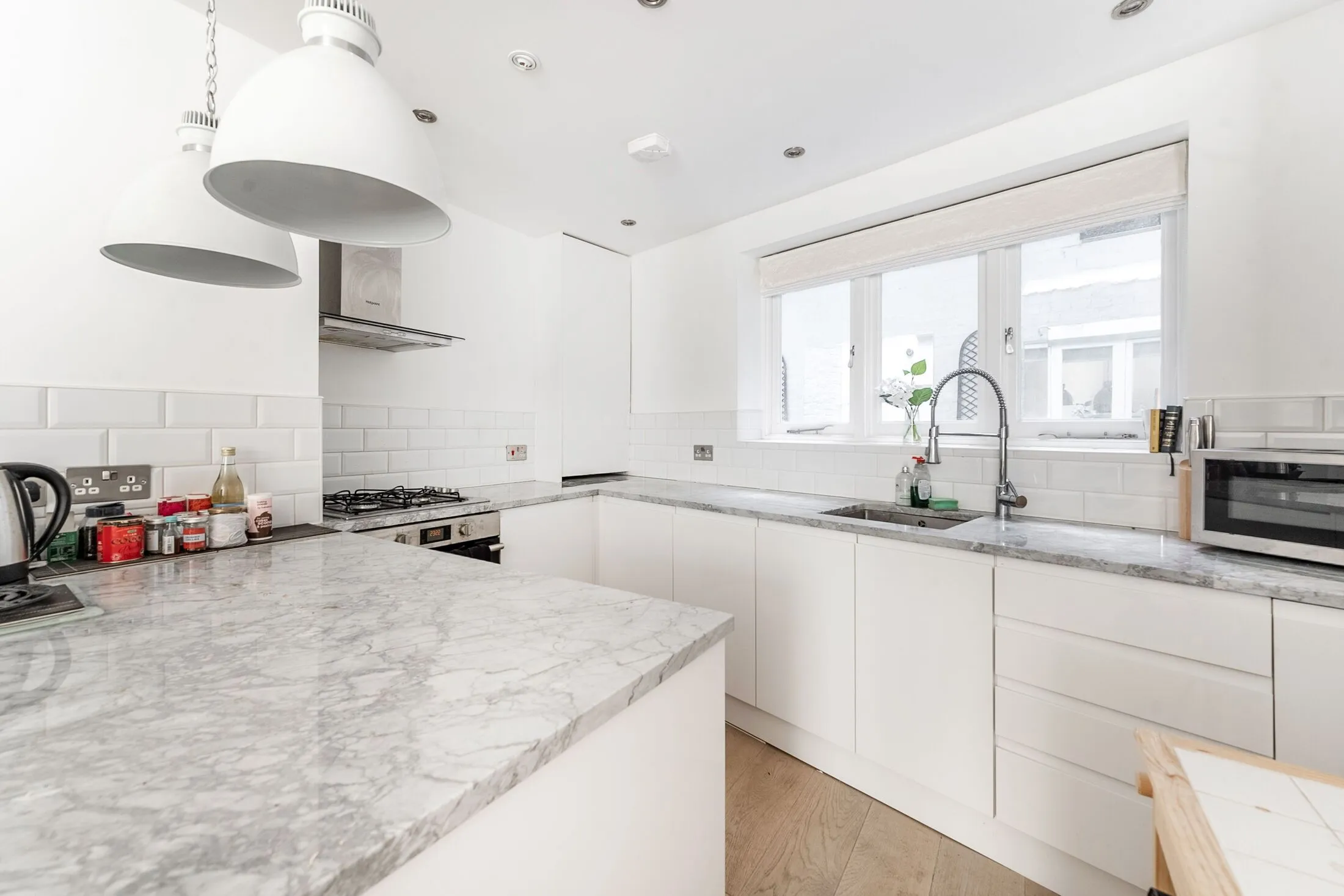 Flat Courtfield Gardens in Greater London