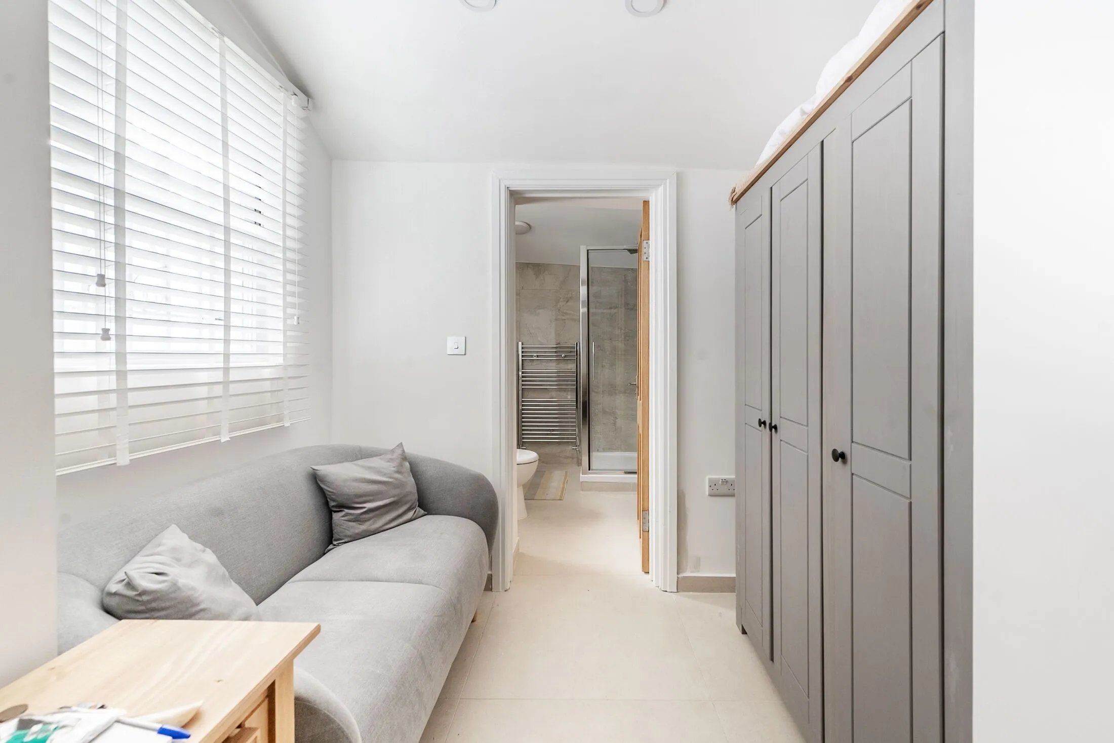 Flat Courtfield Gardens in Greater London