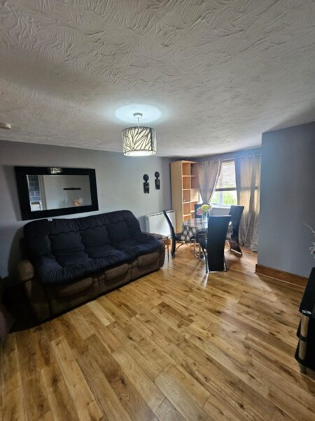 Flat Cherry Blossom Close in Greater London