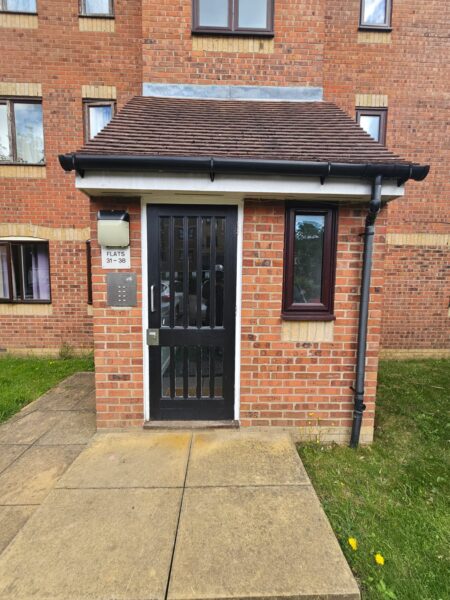 Flat Cherry Blossom Close in Greater London