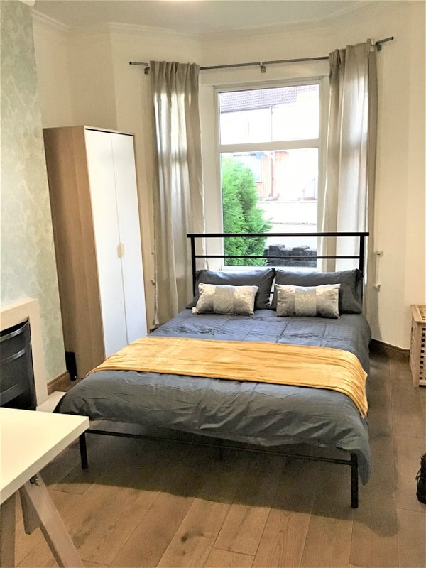 Room Walsgrave Road in Coventry