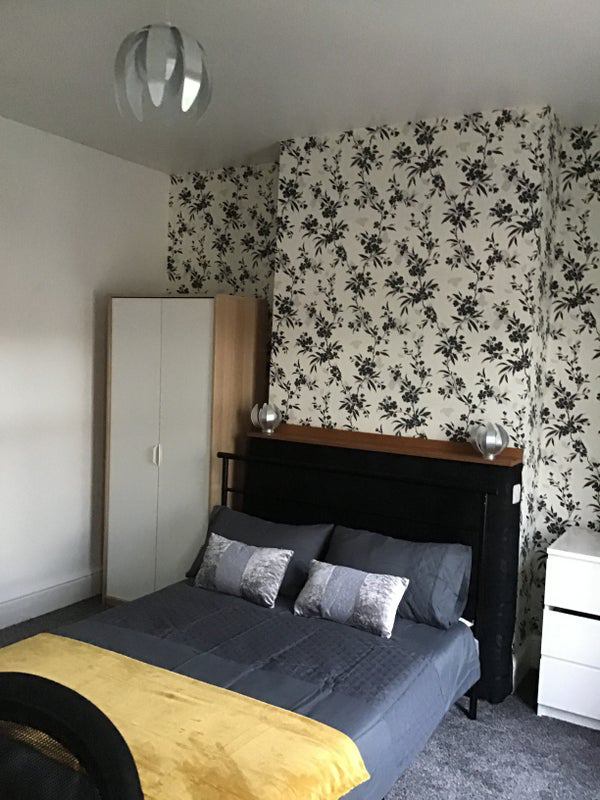Room Walsgrave Road in Coventry