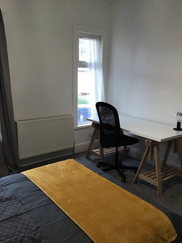 Room Walsgrave Road in Coventry