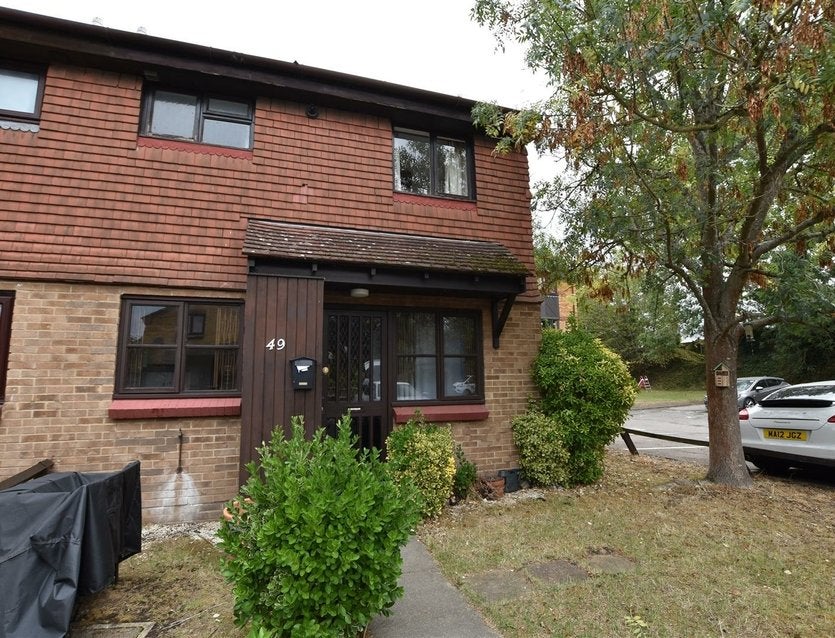 House Frankswood Avenue in Greater London