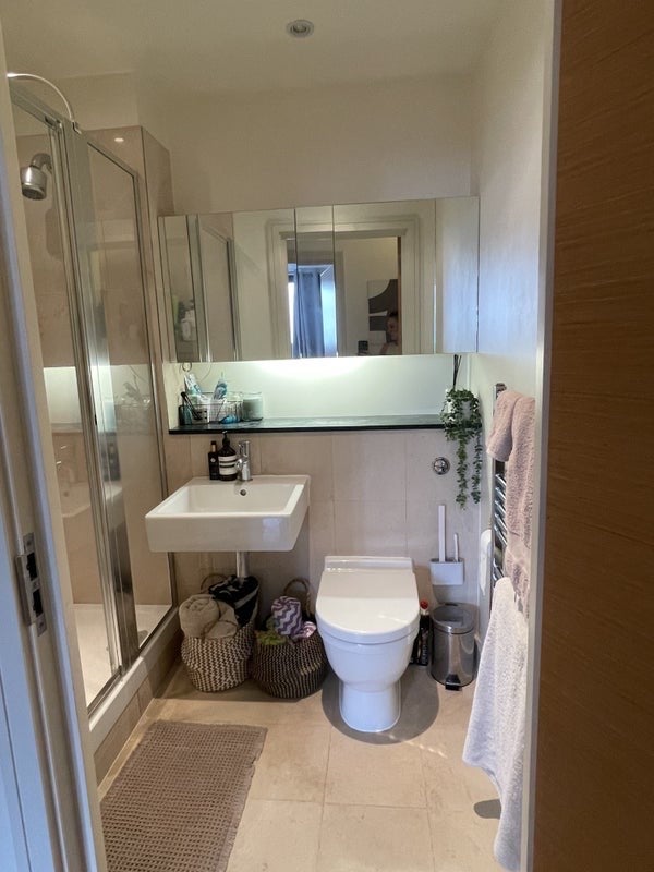 Room Warriner Gardens in Greater London