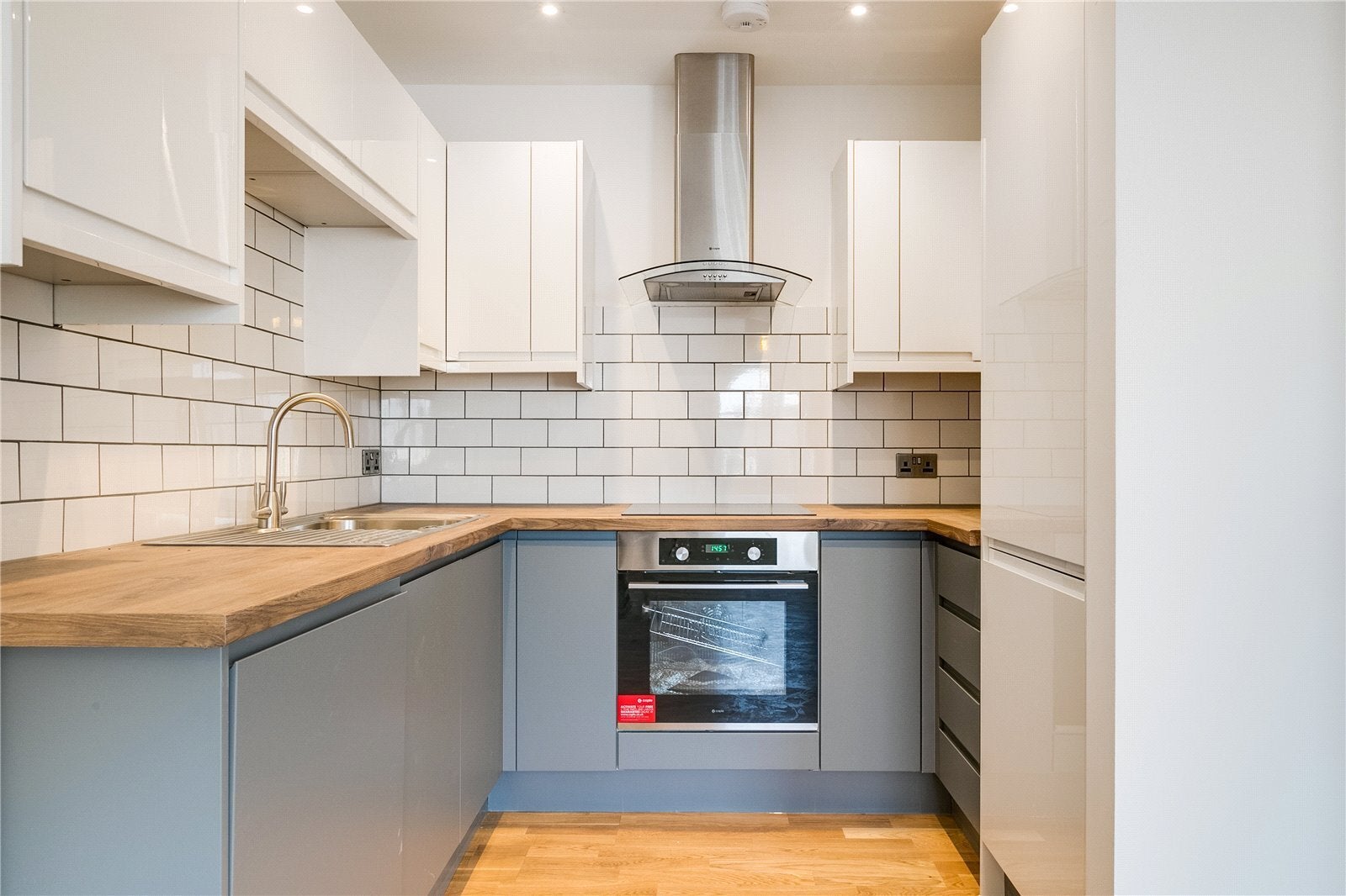 Flat Goulton Road in Greater London
