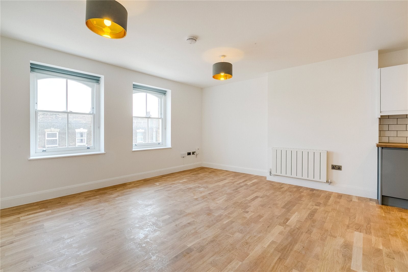 Flat Goulton Road in Greater London
