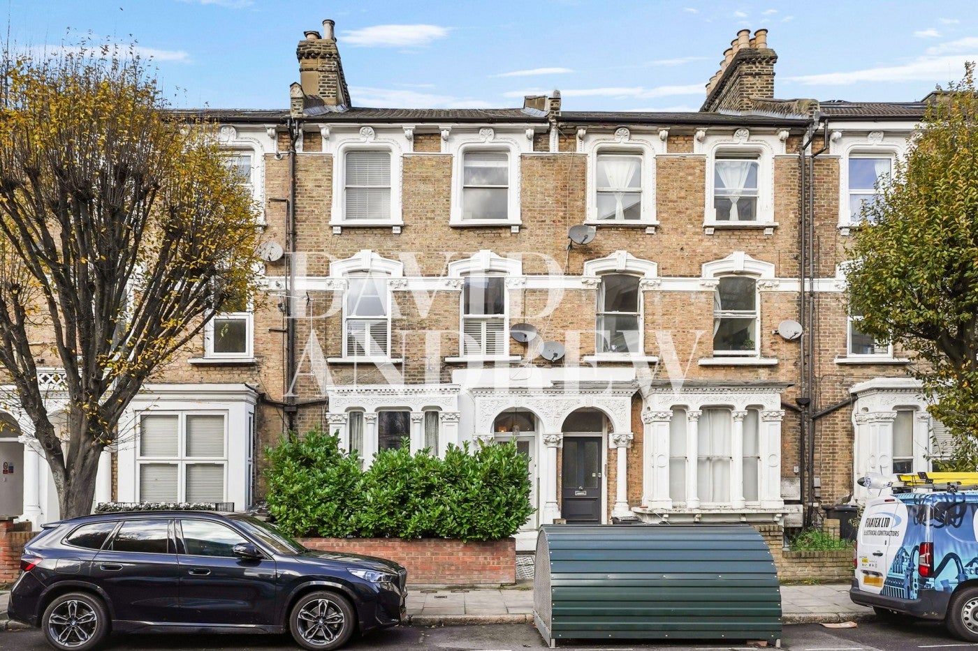 Flat Brownswood Road in Greater London