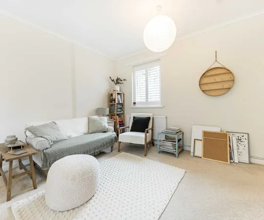 Flat Fairfax Road in Greater London