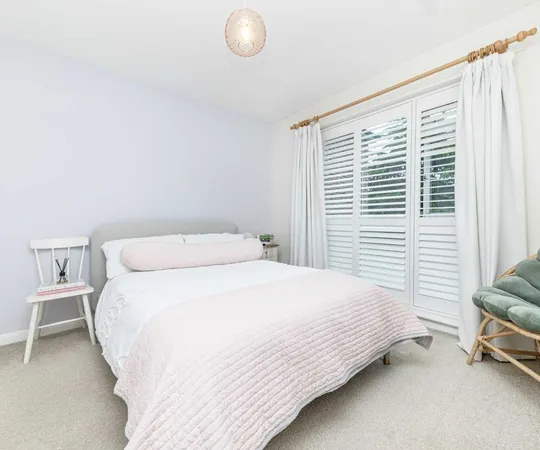 Flat Fairfax Road in Greater London