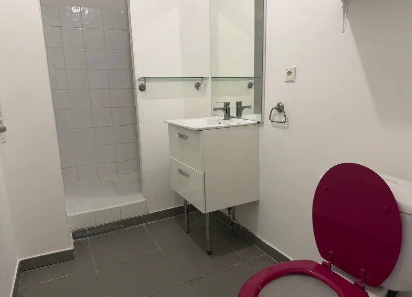 Flat Rue des Anciens Combattants d'Afrique du Nord in Beaucaire
