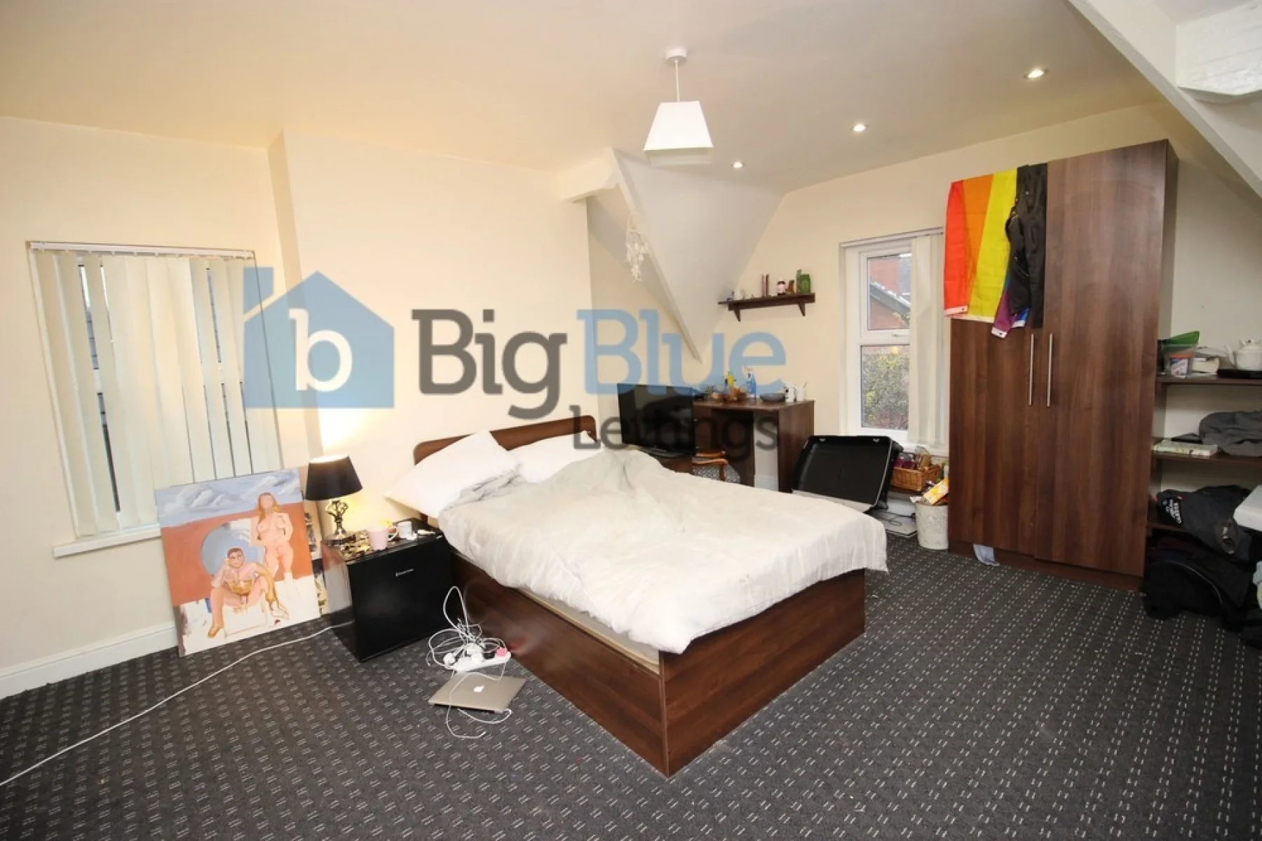 Flat Kirkstall Lane in Leeds