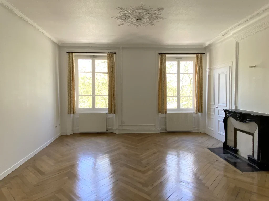 Appartement Place Jean Jaurès à Saint-Étienne