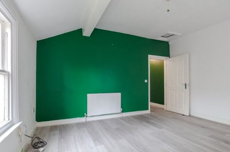 Flat Alexandra Road in Crosby