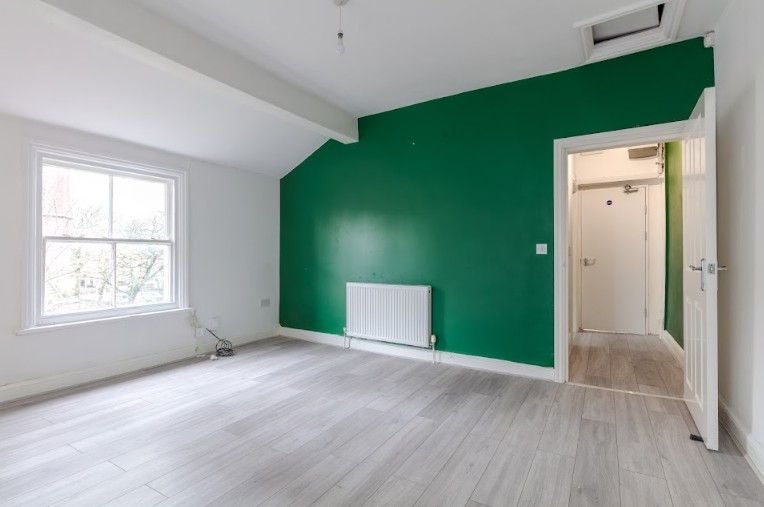 Flat Alexandra Road in Crosby