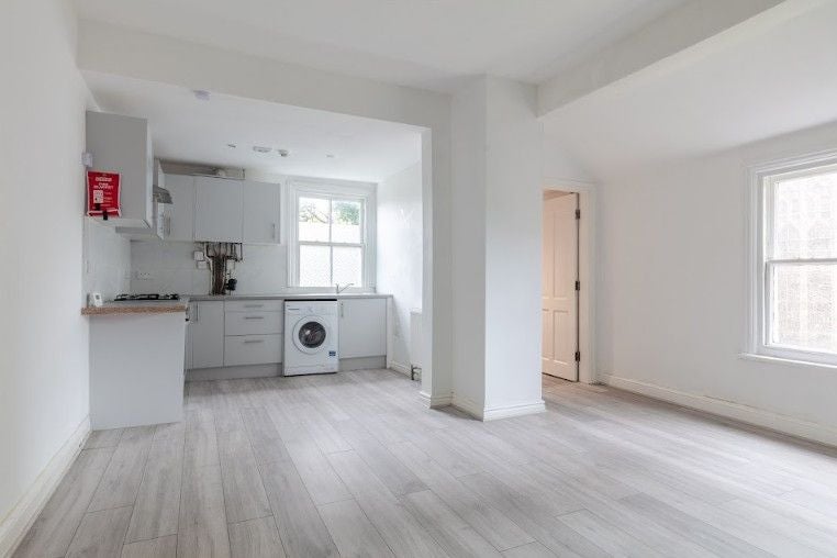 Flat Alexandra Road in Crosby