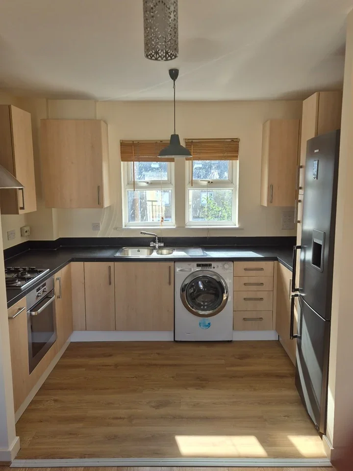 Flat Crawford Avenue in Dartford