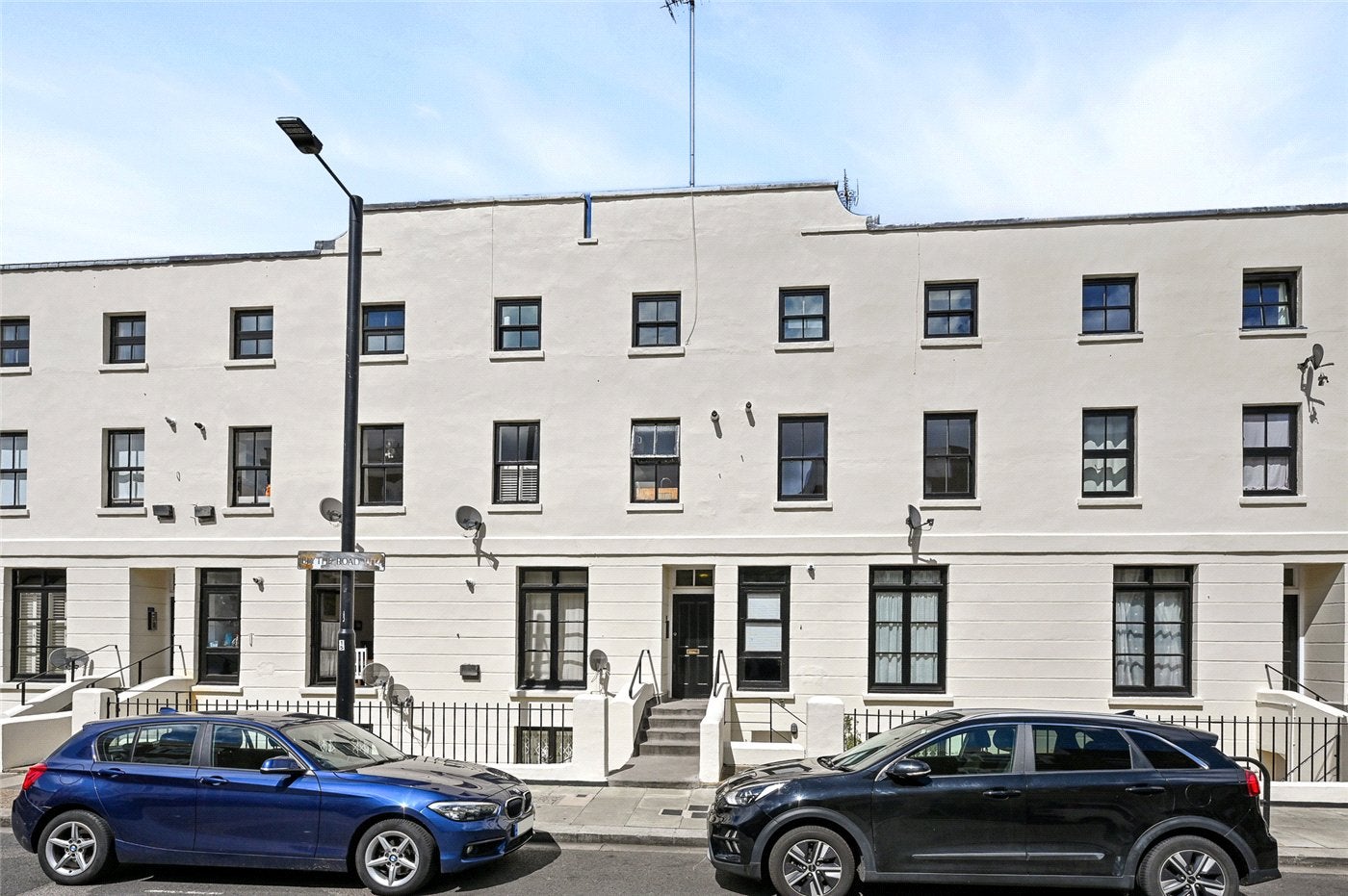 Flat Blythe Road in Greater London