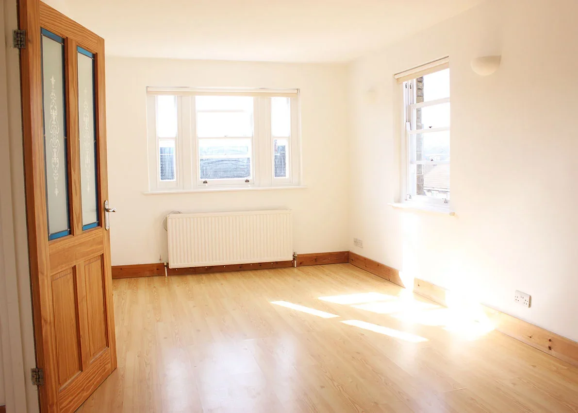 Flat Ordell Road in Greater London