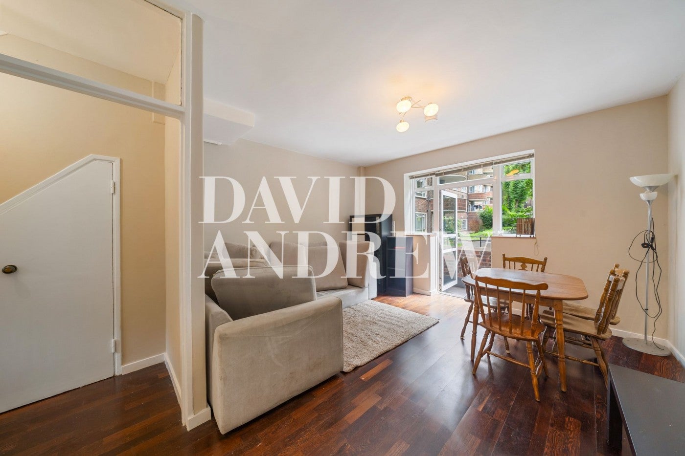 Flat Avenell Road in Greater London