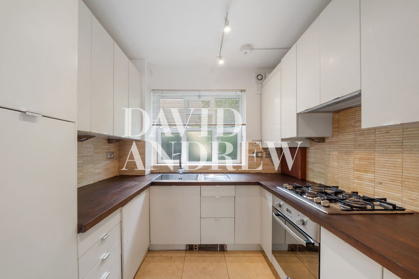 Flat Avenell Road in Greater London
