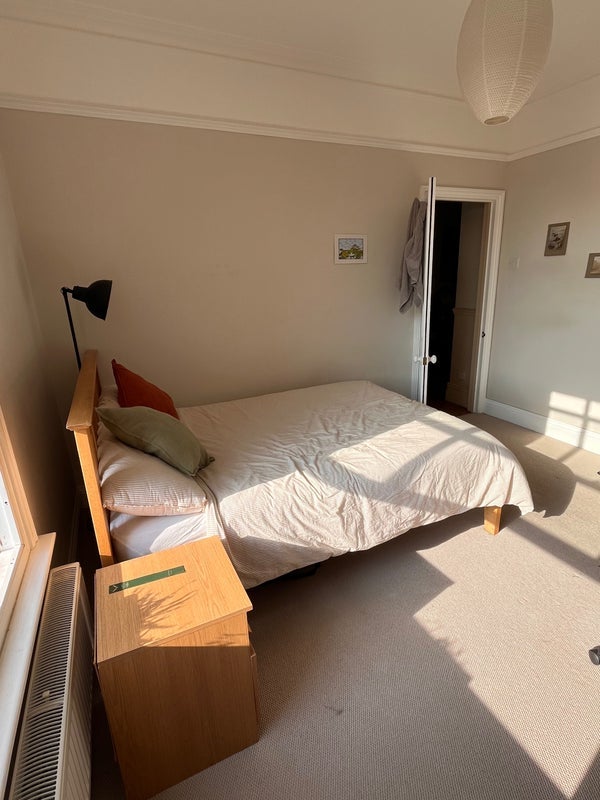 Room Gloucester Road in Bristol