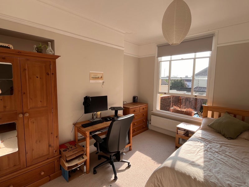 Room Gloucester Road in Bristol