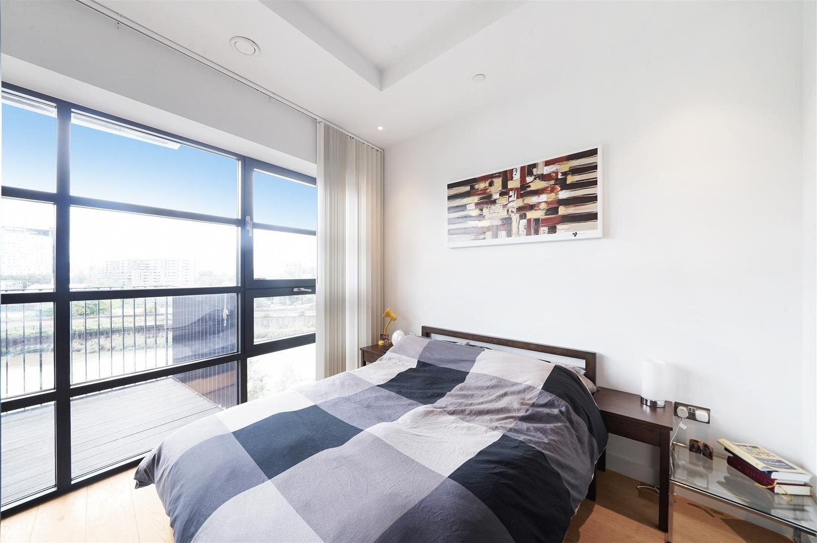 Flat Lyell Street in Greater London