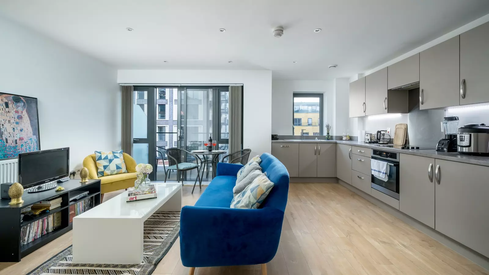 Flat Point Pleasant in Greater London