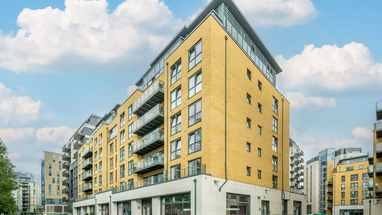 Flat Point Pleasant in Greater London
