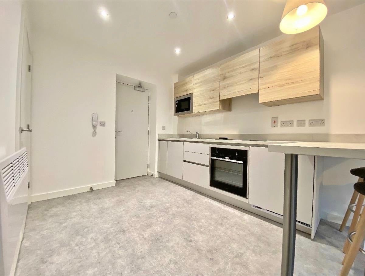 Flat Henry Street in Greater London