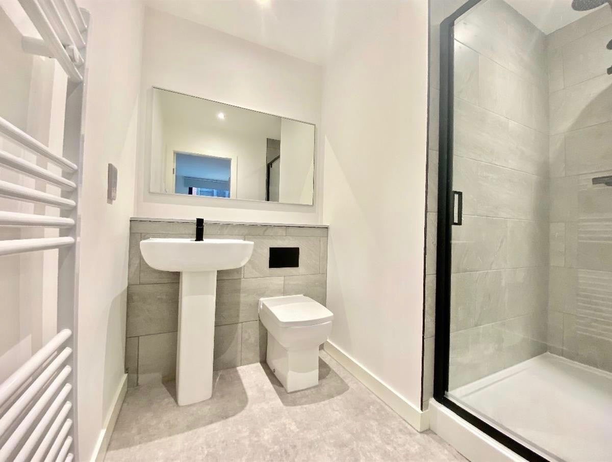 Flat Henry Street in Greater London