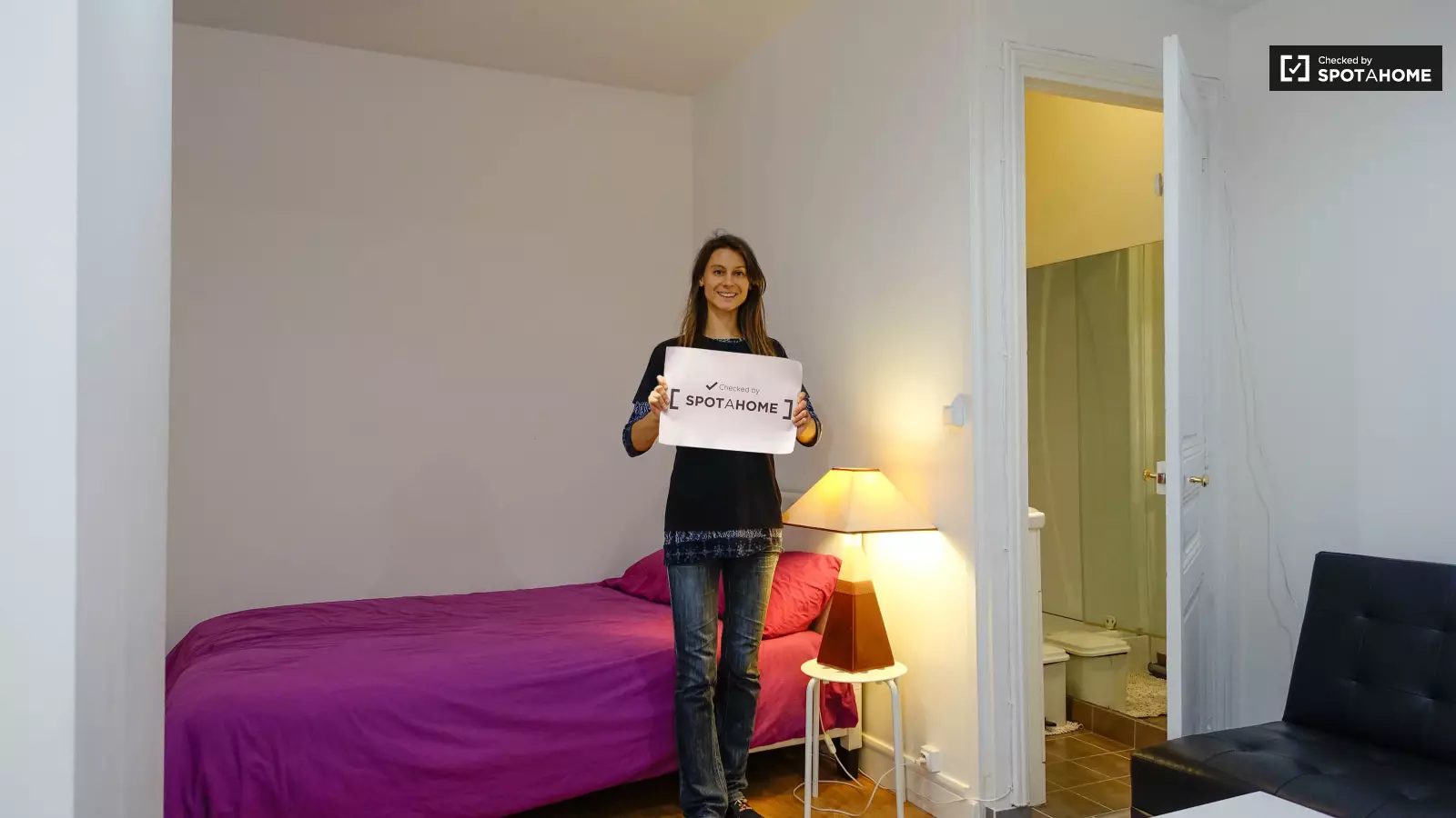 Flat Rue Pierre Demours in Paris