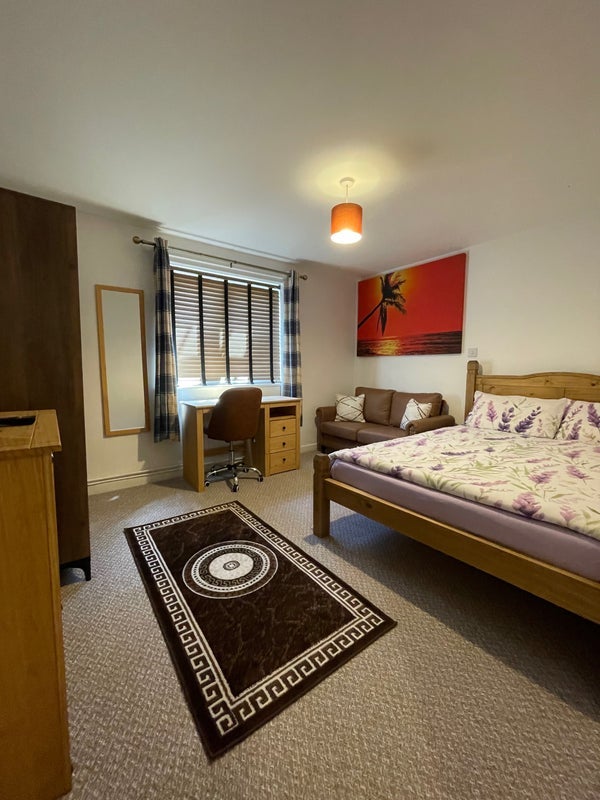 Room Chorlton Road in Manchester