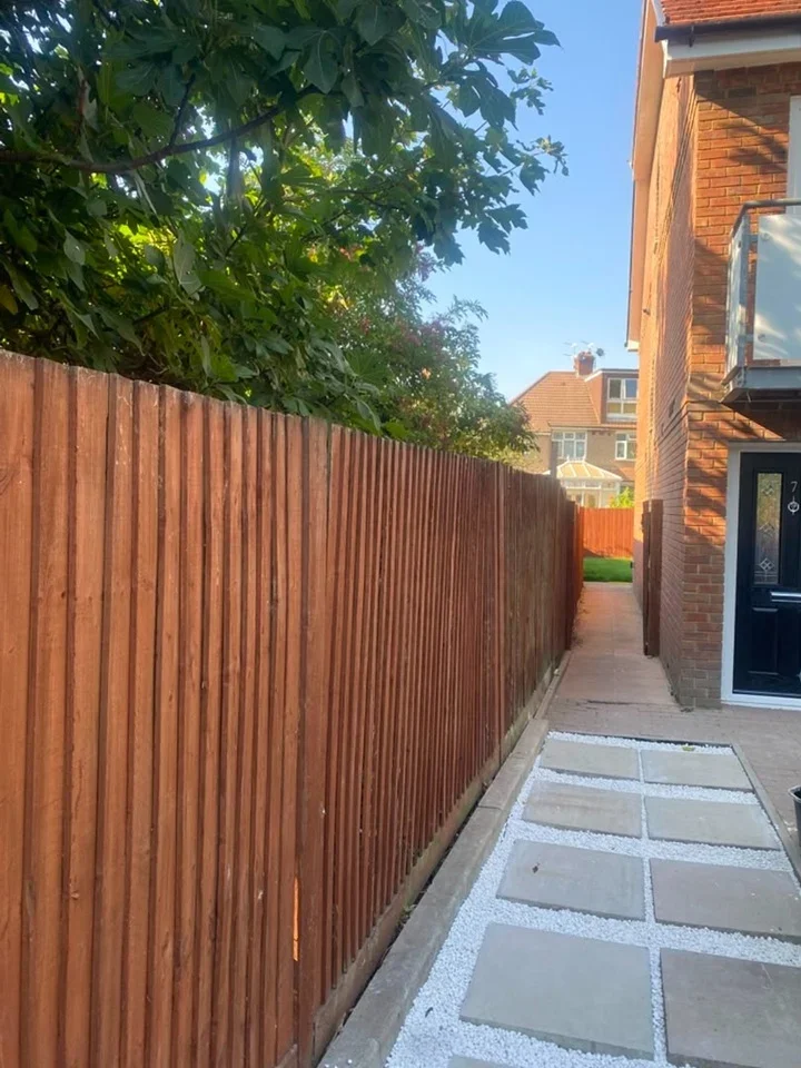 House Renshaw Close in Greater London
