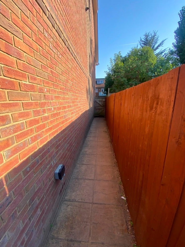House Renshaw Close in Greater London