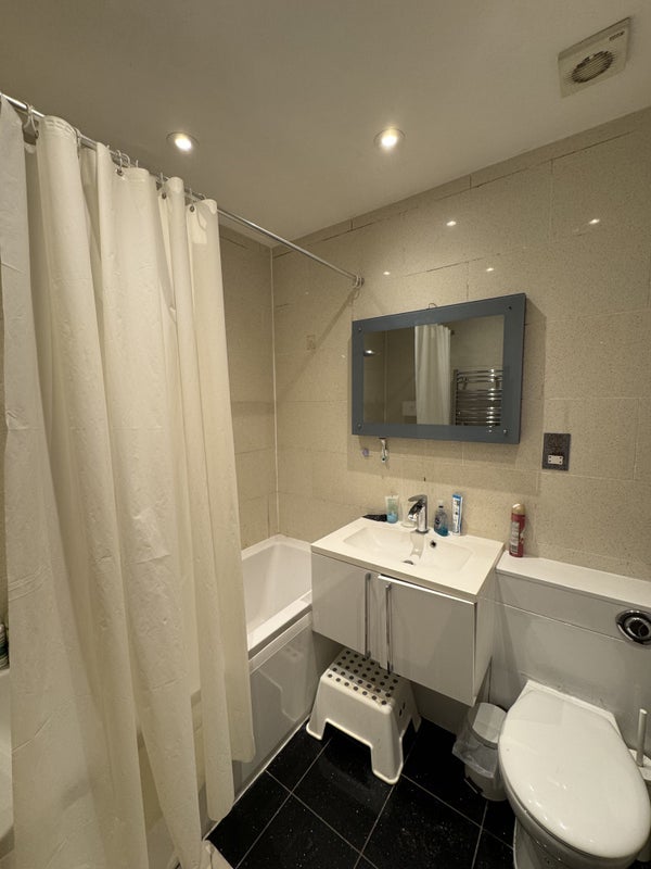 Room Folgate Street in Greater London